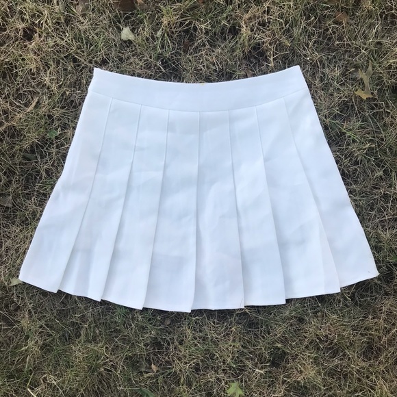 Brandy Melville Dresses & Skirts - 🔥HUGE SALE🔥 White High Rise Pleated Skater Mini Skirt